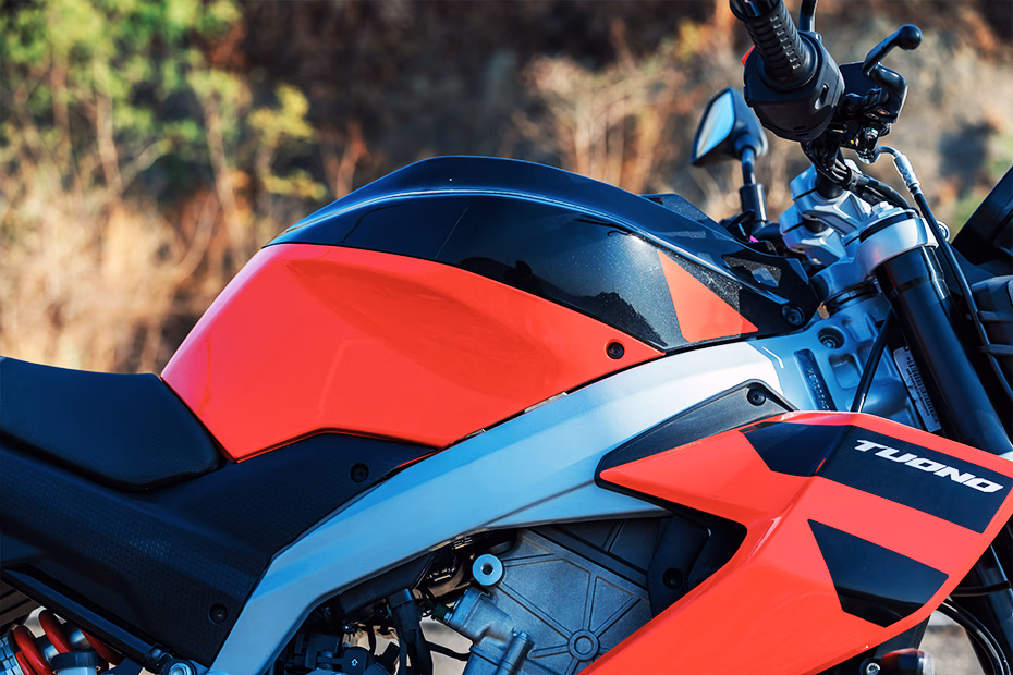 Aprilia Tuono 457