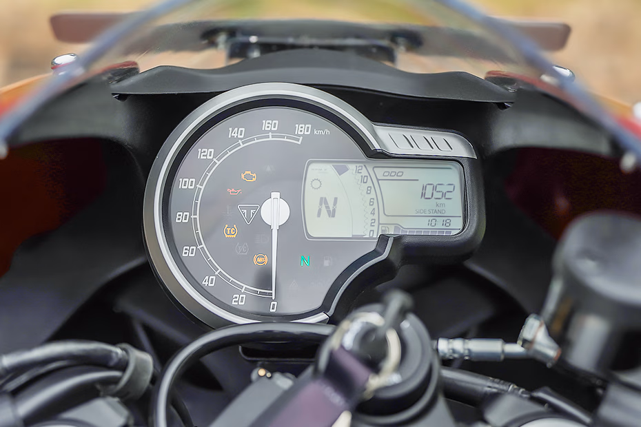 Triumph Thruxton 400