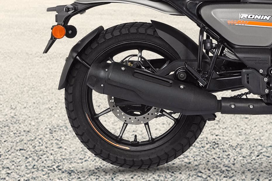 TVS Ronin Mid - Charcoal Ember