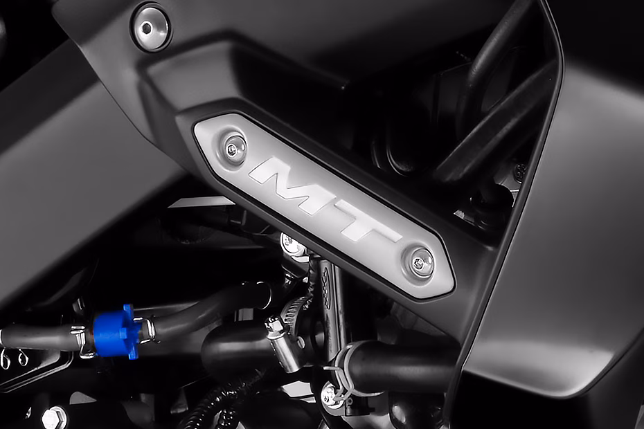 Yamaha MT 15 Version 2.0 Metallic Silver Cyan