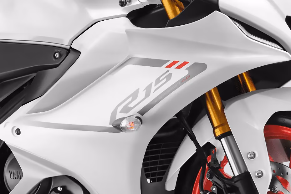 Yamaha R15 V4 Intensity White Without Quickshifter