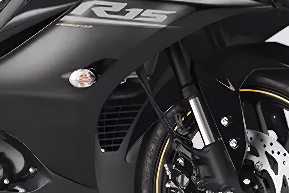 Yamaha R15 V4 Metallic Black