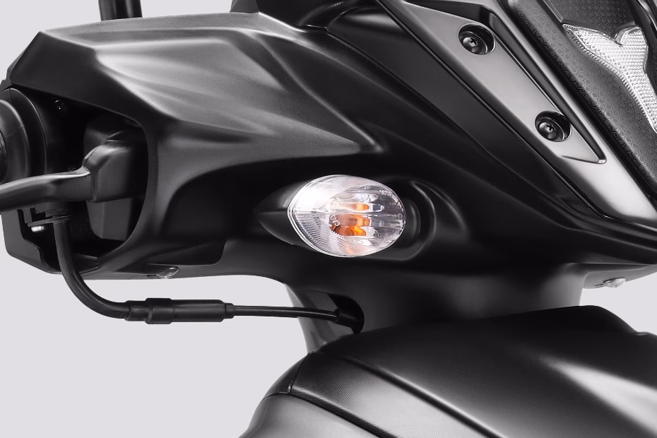 Yamaha RayZR 125 Fi Hybrid Disc Silver White Cocktail